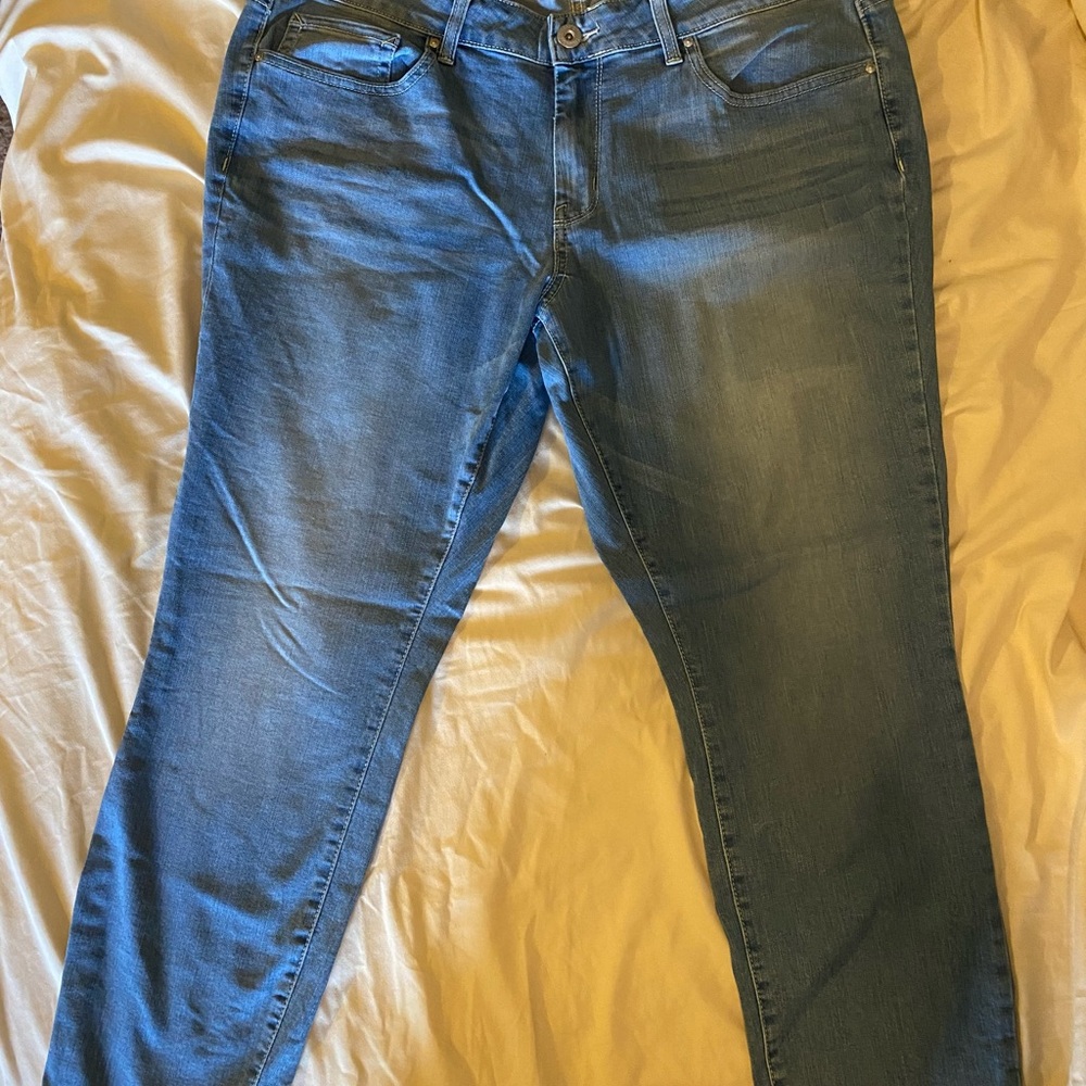 Jessica Simpson Classic Blue Women's Jeans